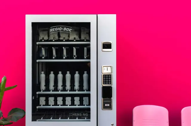 Vending machine pink